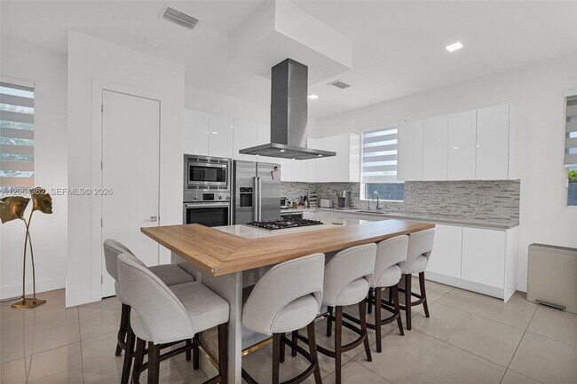 Building Photo - 7509 NW 99th Ave