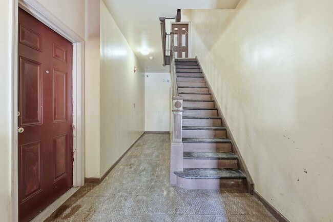 Building Photo - 83 Wilkinson Ave