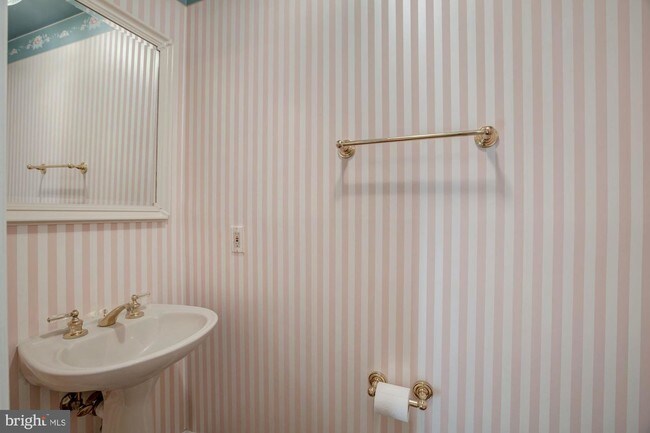 Building Photo - 3925 Ivy Terrace Ct NW