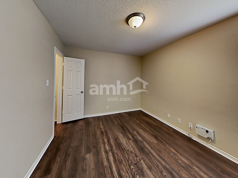 Building Photo - 11154 Bold Forbes