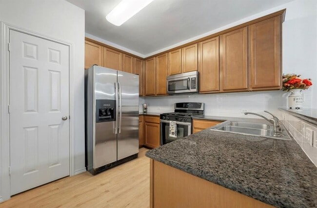 Building Photo - 1310 W Parmer Ln