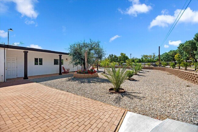 Building Photo - 32300 Shadow Mountain Ln