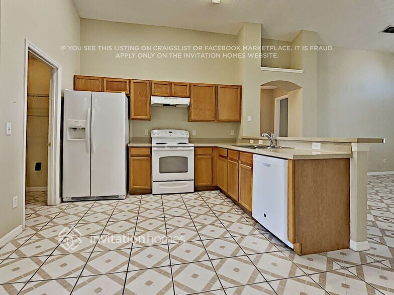 Building Photo - 4508 Oakton Dr