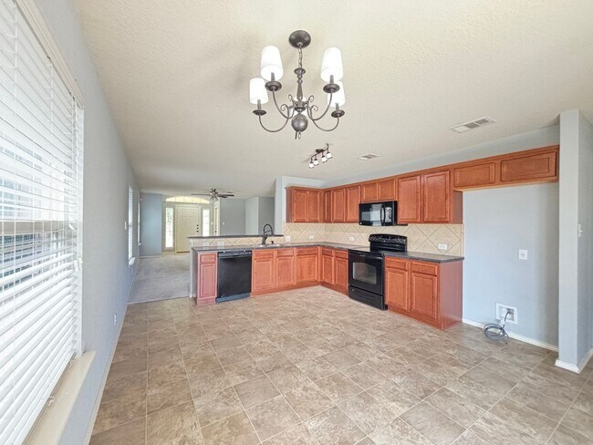 Building Photo - Beautiful 3-bed 2-Bath home in Avery Park ...