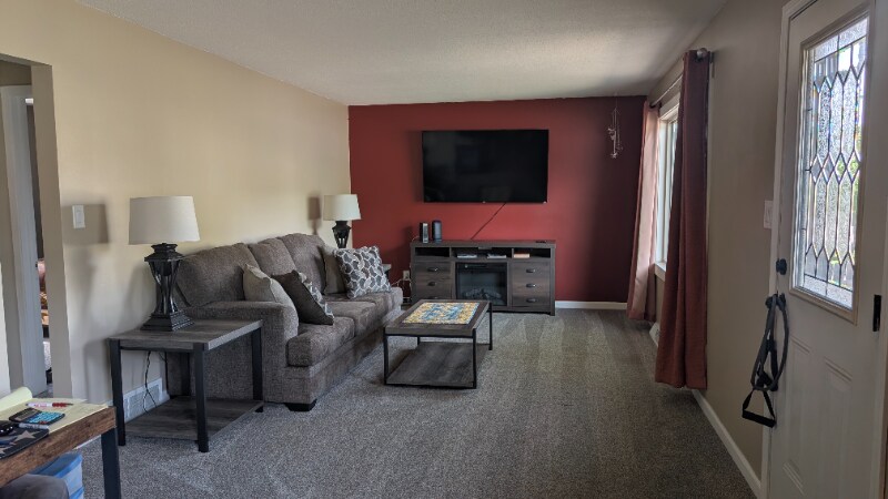 Building Photo - 8 17th Ave S