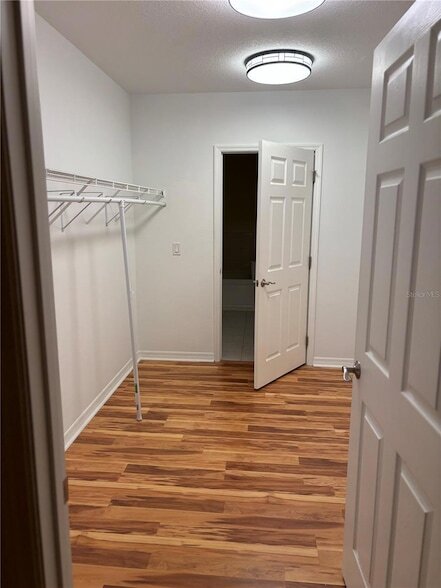 Building Photo - 3971 Square E Ln