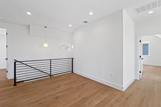 Building Photo - 710 Philco Dr