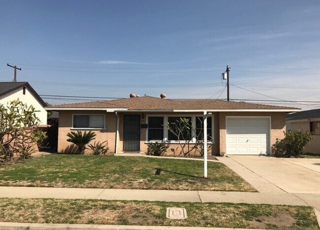 Primary Photo - Lovely 3 Bedroom 1 Bath House with Garage