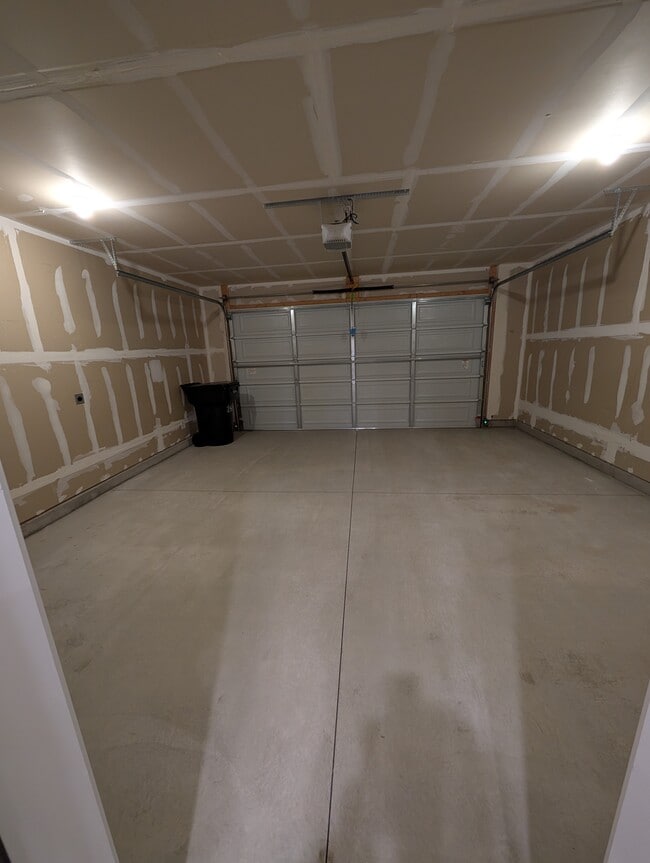 Building Photo - 258 W 925 N