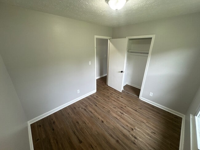 Building Photo - 9705 Turnpike View Dr