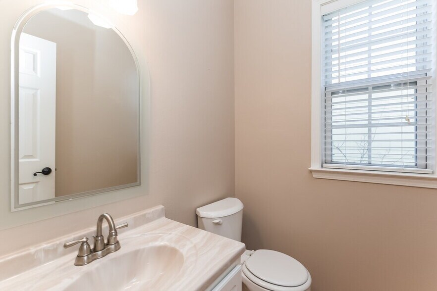 Building Photo - 6365 Whirlaway Dr