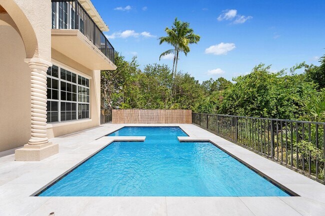 Building Photo - 112 Tulip Tree Ct