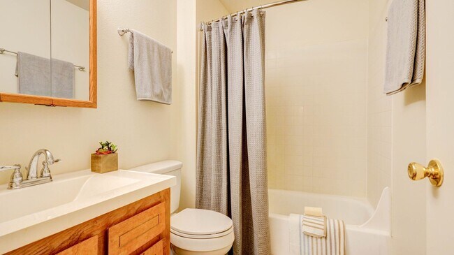 Interior Photo - Logan Place Townhomes