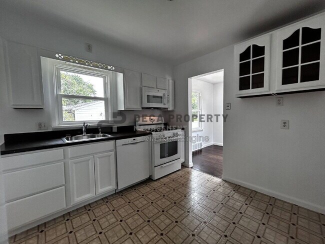 Building Photo - 10922 Juniper Ct