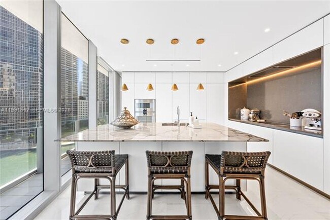 Building Photo - 300 Biscayne Blvd Way