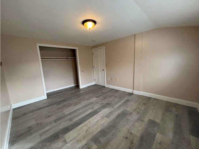 Building Photo - 113 Exchange St