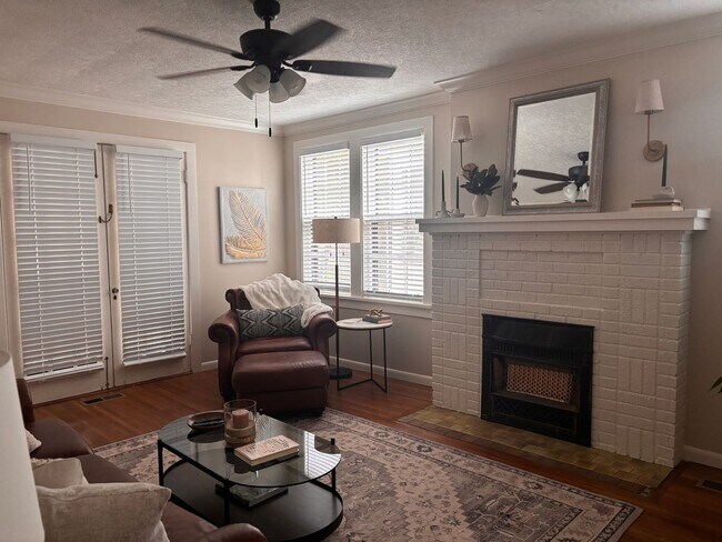 Building Photo - 217 Thayer St