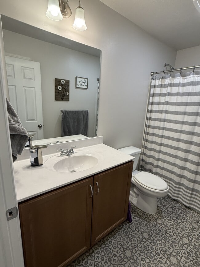 Building Photo - 166 Gwenedd Ln