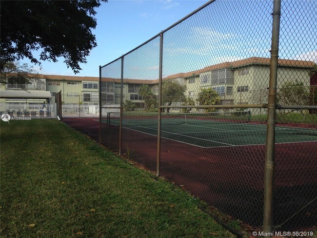 Building Photo - 607 S State Rd 7