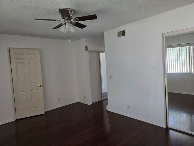 Building Photo - Condo Near Oxnard College