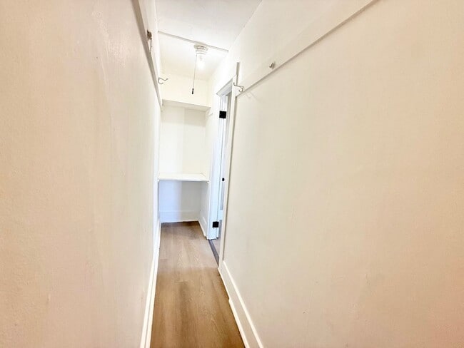 Building Photo - 924 Spring Ave NE