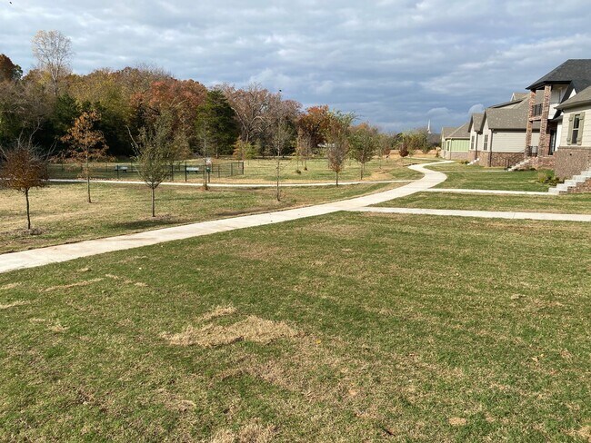 Building Photo - 2049 N Penelope Ln