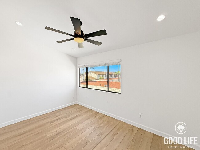 Building Photo - Stunning 2B/2.5BA Condo in Carlsbad For Lease!