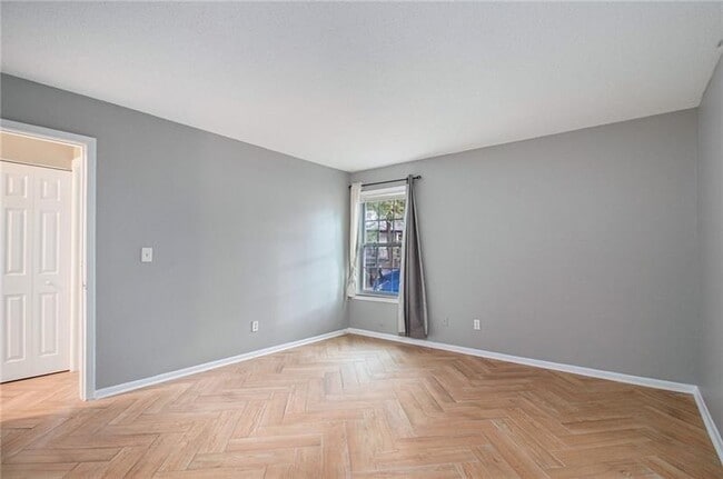 Building Photo - 3599 Woodbriar Cir