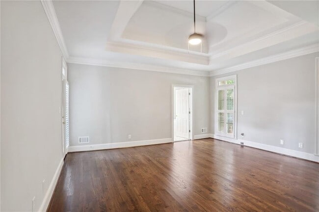 Building Photo - 8900 River Trace Dr