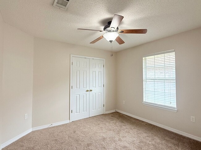 Building Photo - Charming Brick Home - Jaimee's Ridge
