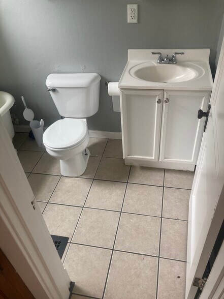 Building Photo - 4233 Meramec St