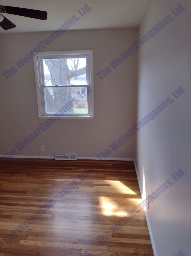 Building Photo - 1804 Rebecca Dr