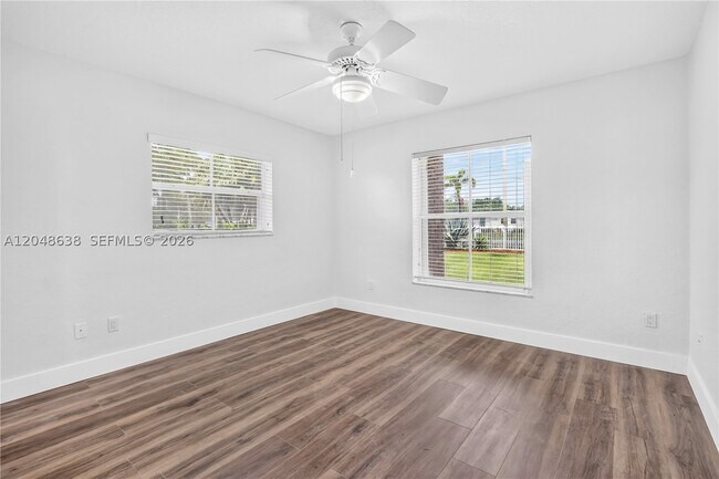 Building Photo - 14121 SW 97th Ave