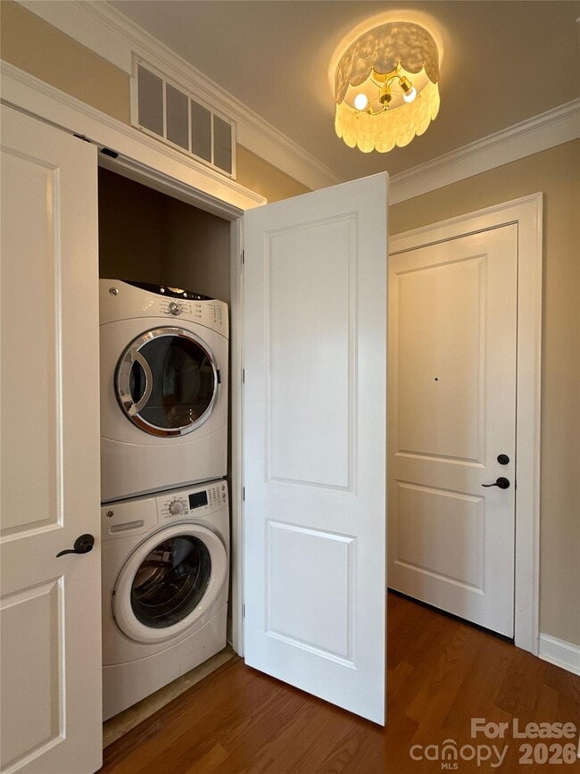 Building Photo - 2810 Selwyn Ave