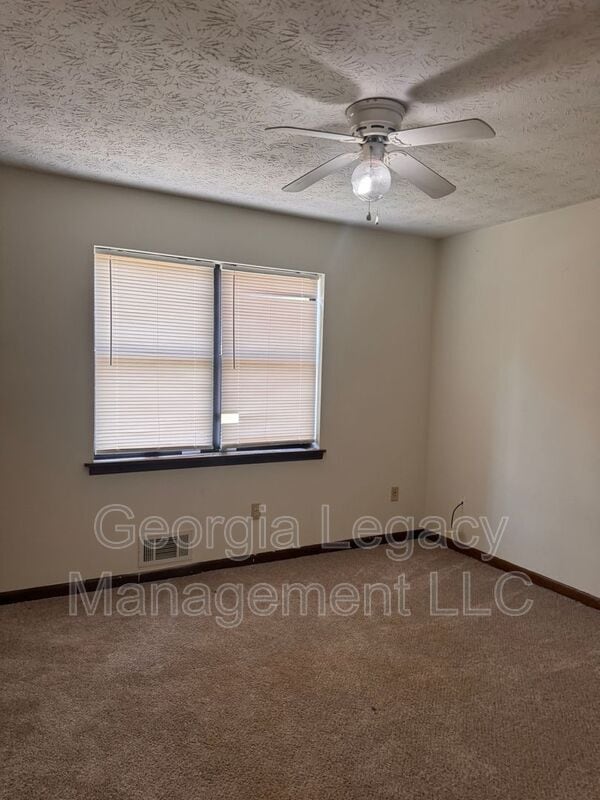 Building Photo - 1122 Sweetwater Cir