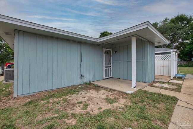 Building Photo - 3353 Green Briar Cir