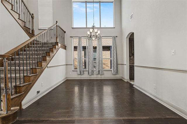 Building Photo - 588 Deverson Dr