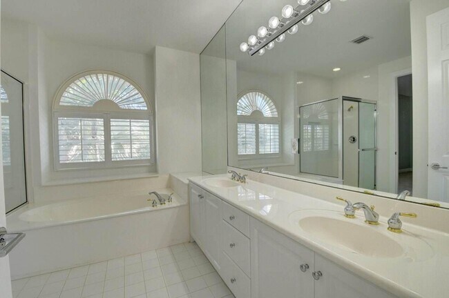 Building Photo - 9544 Barletta Winds Point