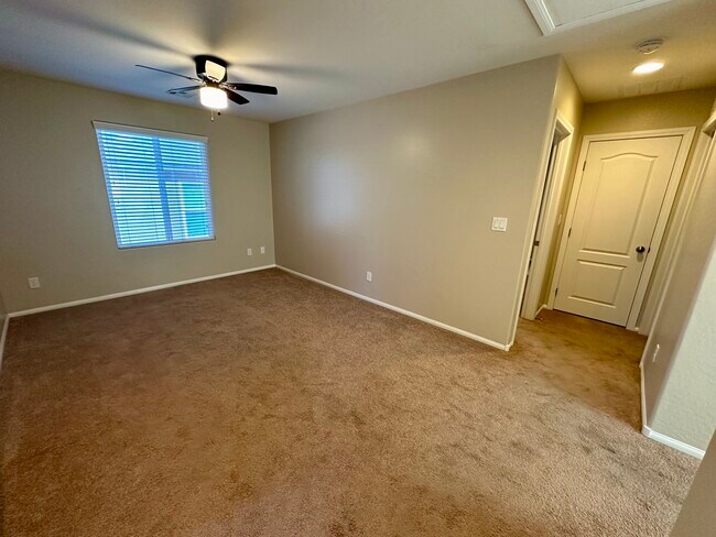 Building Photo - 9341 W Pearblossom Sky Ave