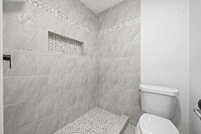 Building Photo - 8726 Wilcrest Dr