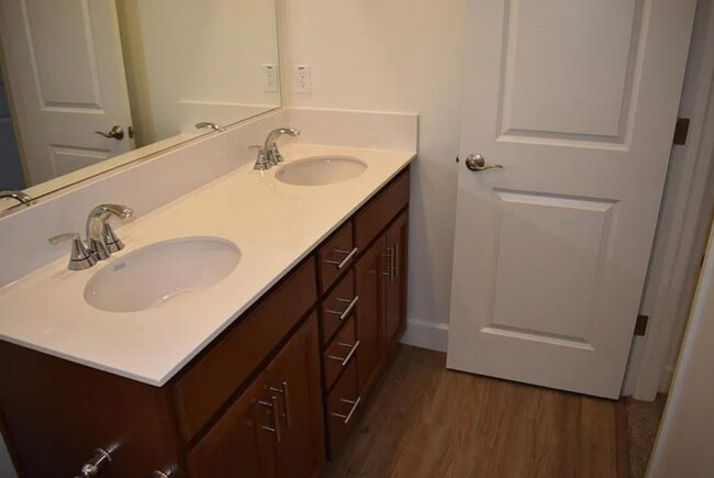 Building Photo - 8168 Oxbow Lndg Lp