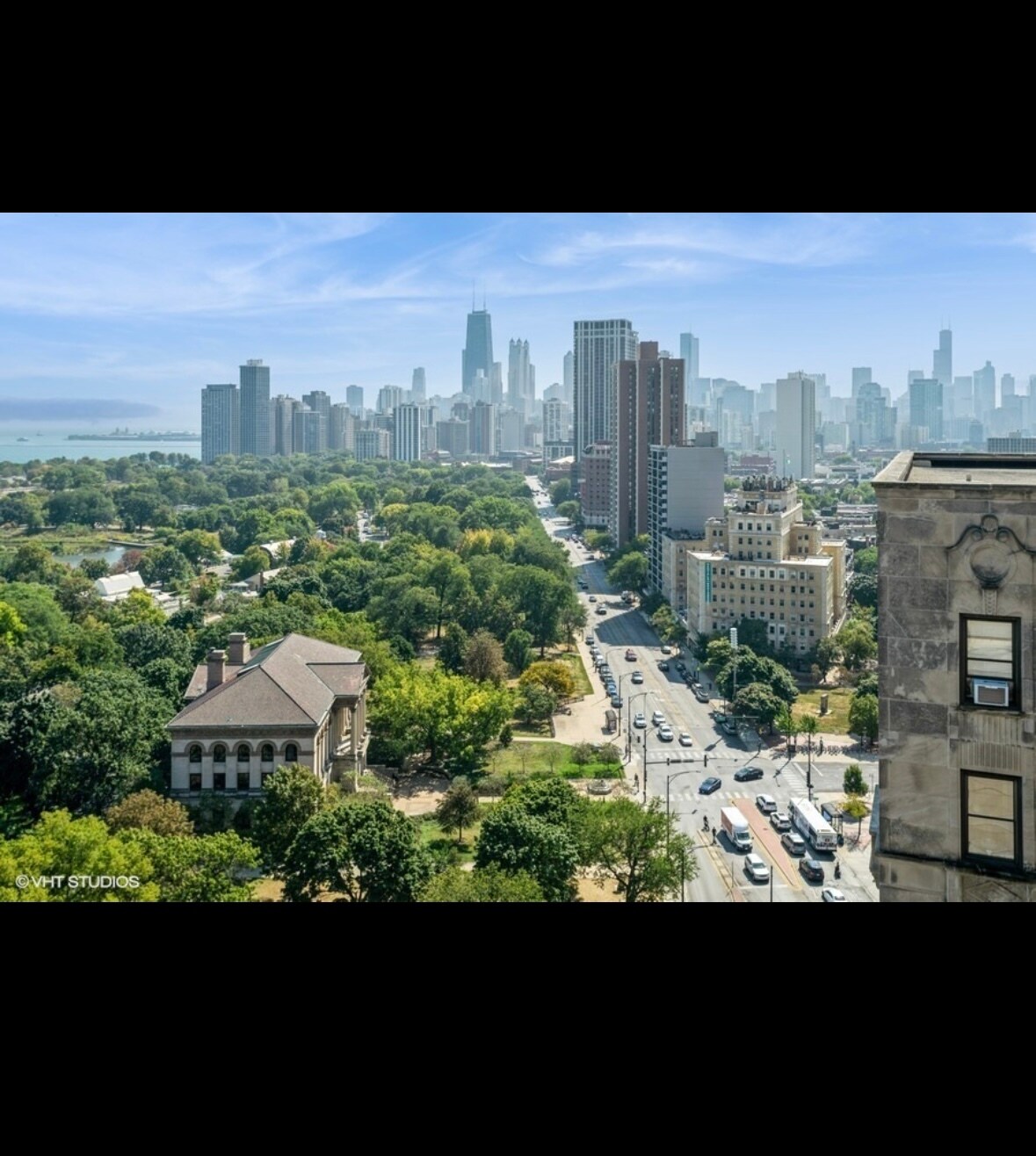 View - 2000 N Lincoln Park W