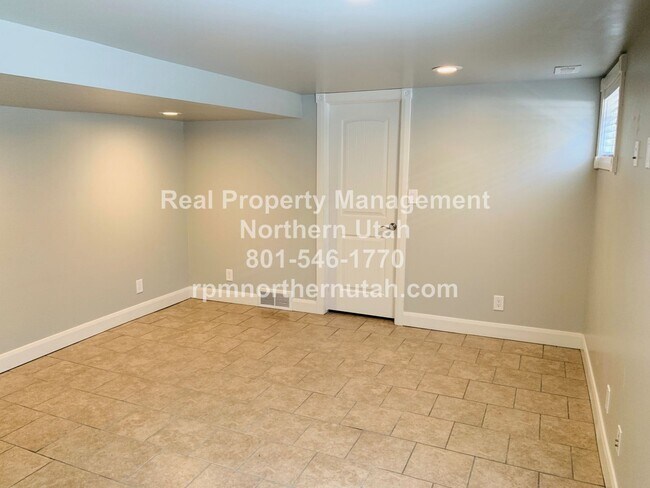 Building Photo - Beautiful 4 Bed 2 Bath Ogden Home Coming S...