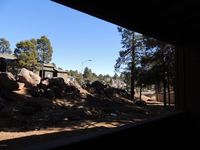 Building Photo - 2bd/2ba West-Flagstaff Condo! - Near NAU/CCC. On NAU Bus Route!  Students & Pets OK!!! Avail July...