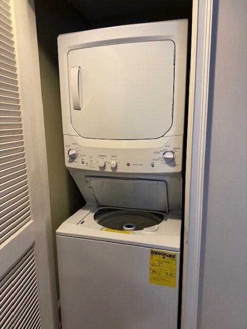 In Unit washer/dryer - 5314 Park Road