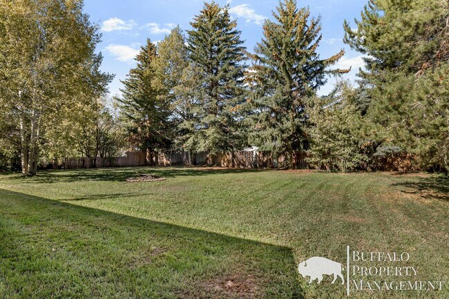 Building Photo - 578 Maple Leaf Dr