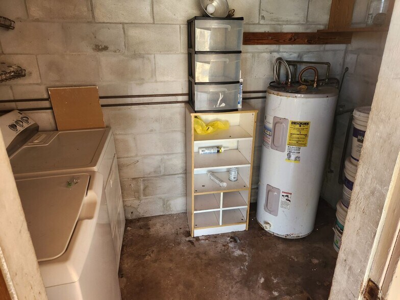 Building Photo - 3312 W St Louis St