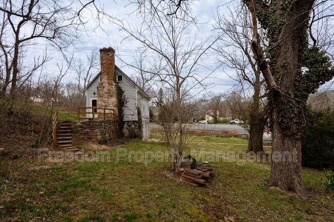 Building Photo - 8200 Buckland Mill Rd