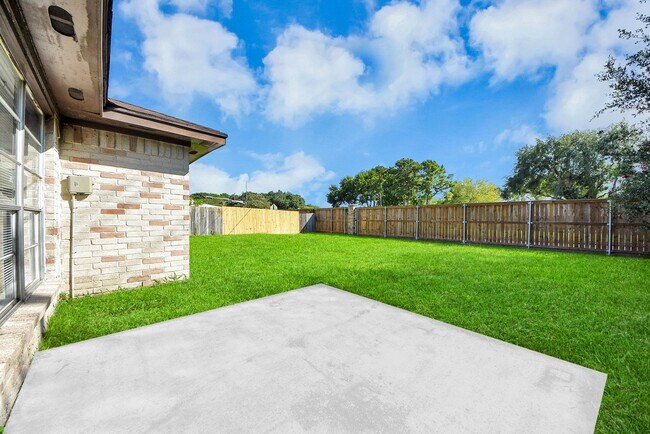 Building Photo - 1911 Hammerwood Dr