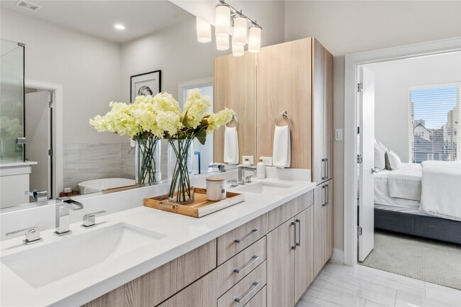 Building Photo - 1509 Elgin St